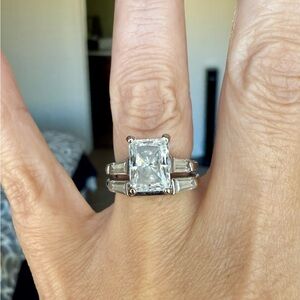 Elegant Silver Ring with Clear Stone